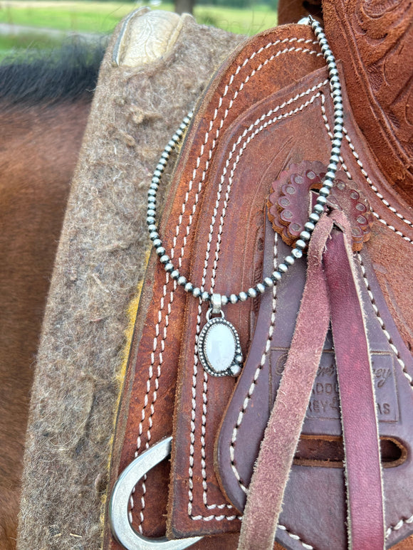 White cap pendant